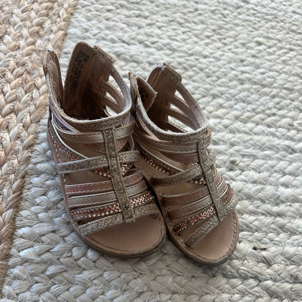 Toddle sandals.